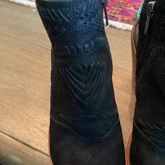 Vince Camuto Open toe booties - Picture 8 of 11